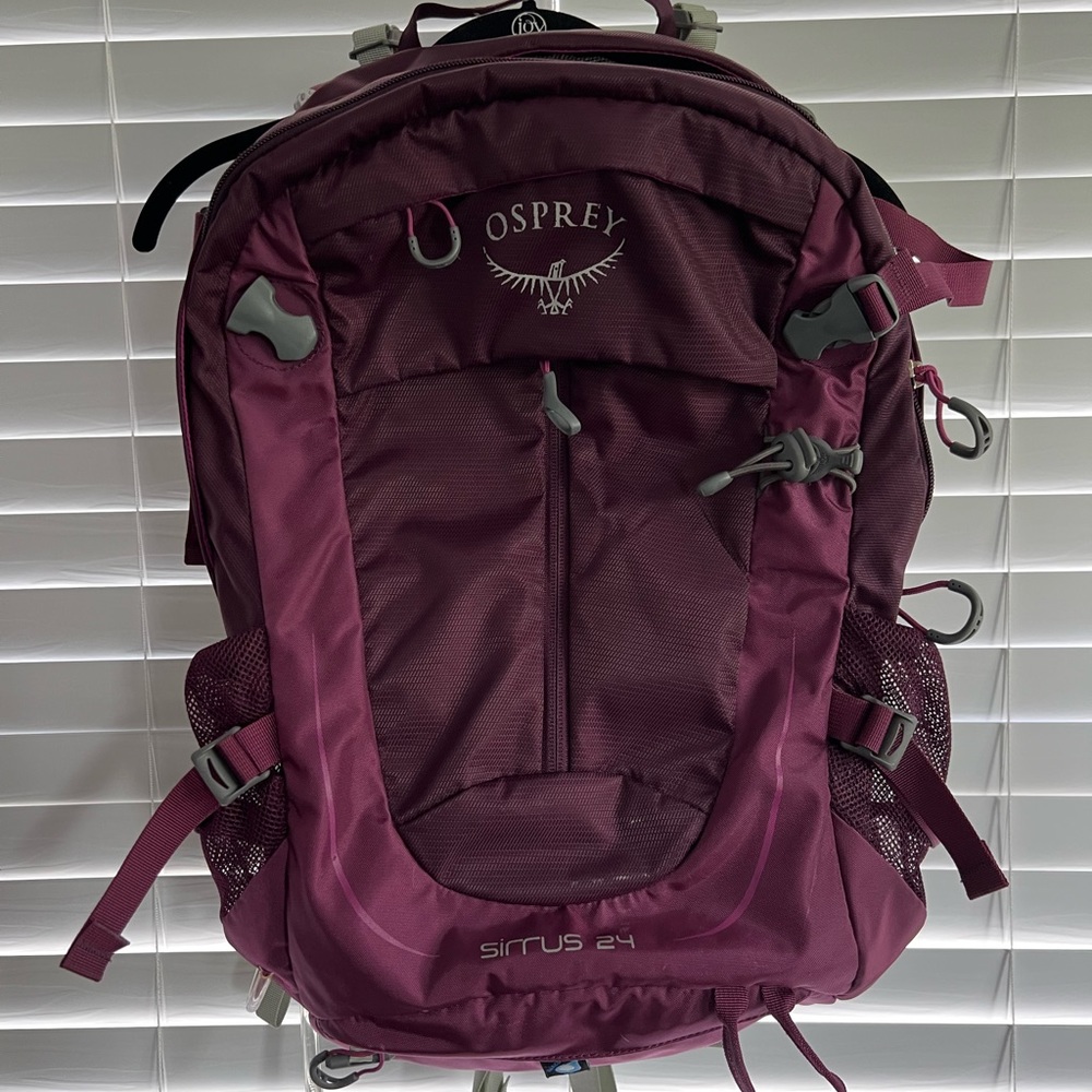 Osprey Sirrus 24 with brand new reservoir